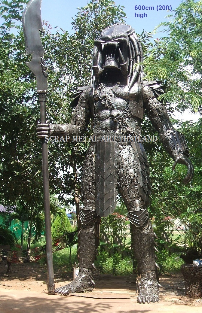 giant predator figure statue replica sculpture