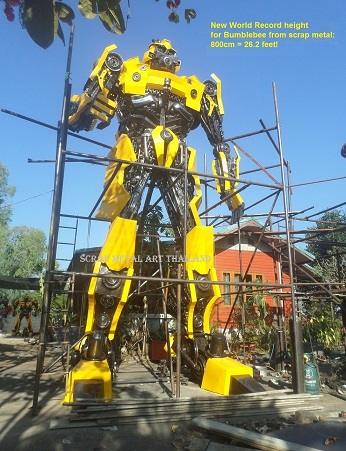 Giant Bumblebee statue, world's tallest largest biggest Bumblebee sculpture, 26ft (800cm) tall